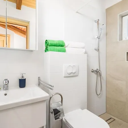 In With Terrace, Air Conditioning, Wifi *